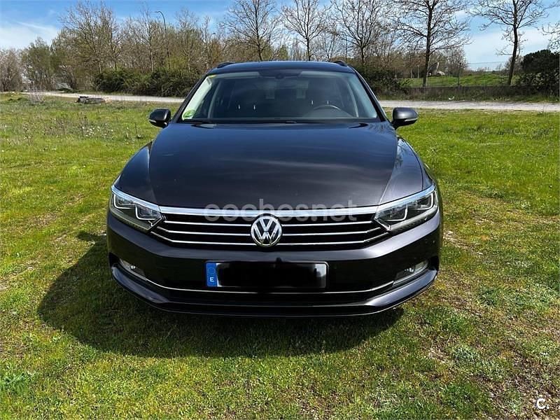 Gris / plata Usado 2018 VW Passat Advance Familiar | 13.560 € (Buen precio) - Imagen 1/4