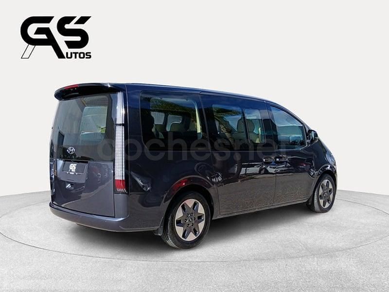 Usado Hyundai Staria 177 CV (130 kW) 2023 Azul Monovolumen