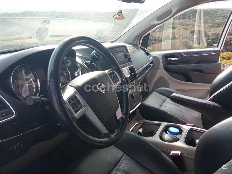 Usado Lancia Voyager Gold 163 CV (119 kW) 2012 Blanco Monovolumen