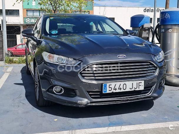 Usado Ford Mondeo Titanium 150 CV (110 kW) 2015 Gris / plata Berlina