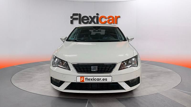Usado Seat Leon Style 130 CV (95 kW) 2020 Blanco Berlina