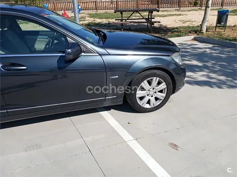 Usado Mercedes C220 170 CV (125 kW) 2010 Gris / plata Berlina