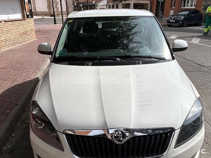 Blanco Usado 2014 Skoda Fabia Utilitario | 4800 € (Buen precio) - Imagen 1/4