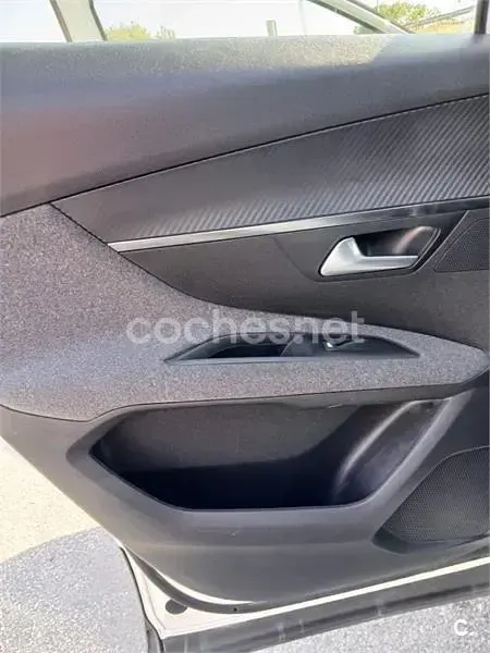 Usado Peugeot 3008 Active 130 CV (95 kW) 2022 Blanco SUV