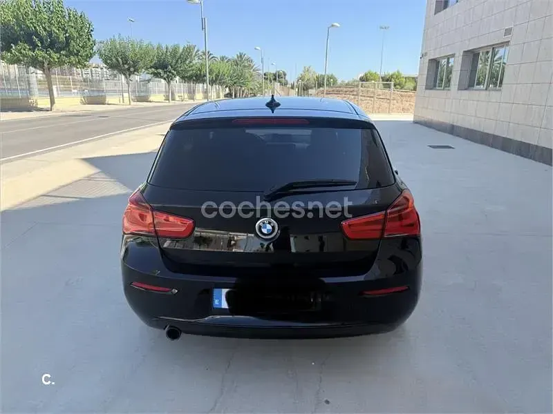 Usado BMW 118 Sport Line 136 CV (100 kW) 2018 Negro Berlina