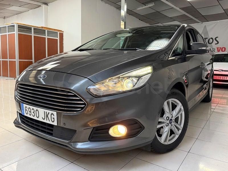 Usado Ford S-MAX Titanium 150 CV (110 kW) 2015 Gris / plata Monovolumen