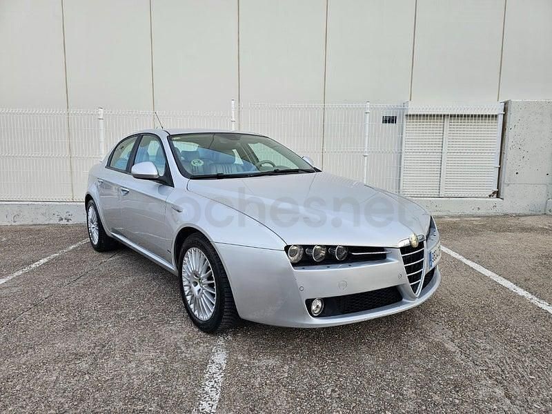 Usado Alfa Romeo 159 Distinctive 160 CV (117 kW) 2005 Gris / plata Berlina