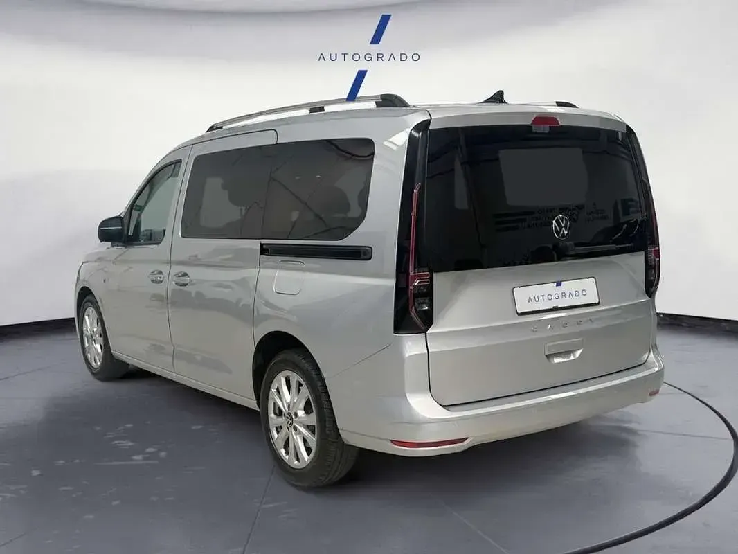Usado VW Caddy Maxi 113 CV (83 kW) 2023 Gris Monovolumen