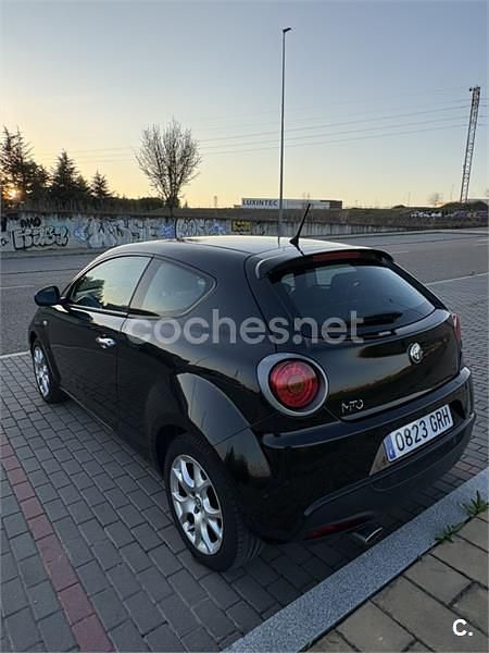 Usado Alfa Romeo GT Junior 78 CV (57 kW) 2009 Negro Berlina