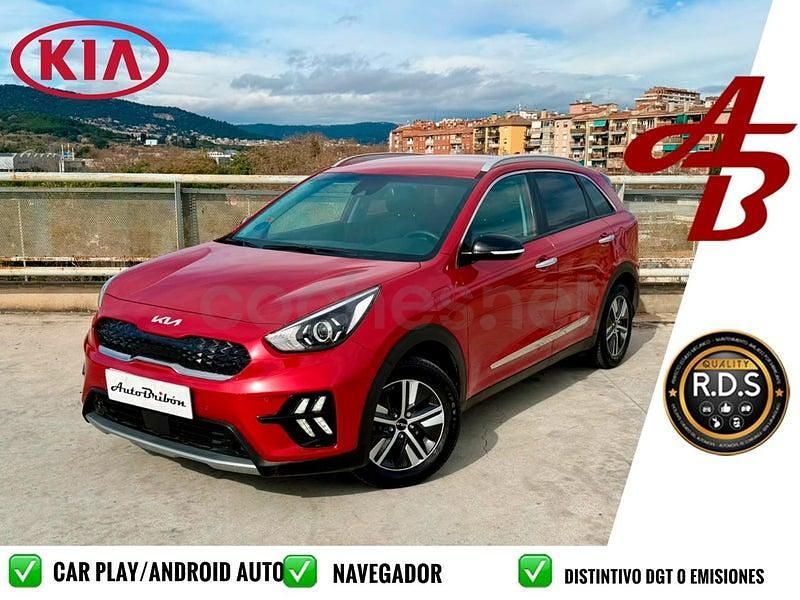 Usado Kia Niro 141 CV (103 kW) 2021 Granate SUV