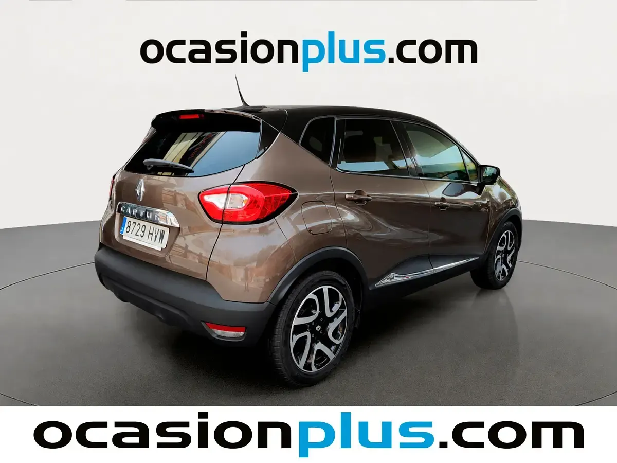 Usado Renault Captur Zen 120 CV (88 kW) 2014 Marrón SUV