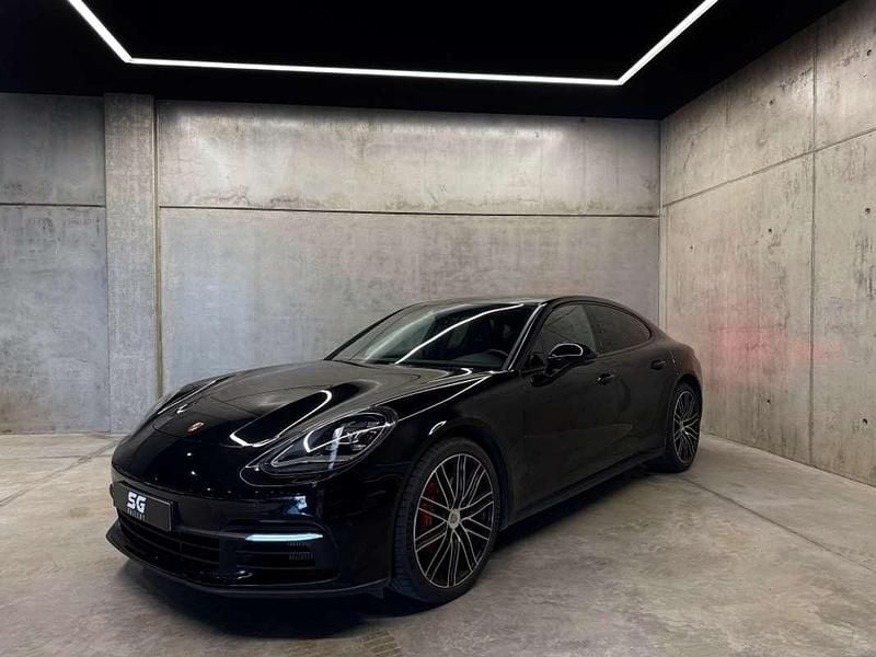Käytetty Porsche Panamera 4S 421 HP (309 kW) 2017 Musta Sedan