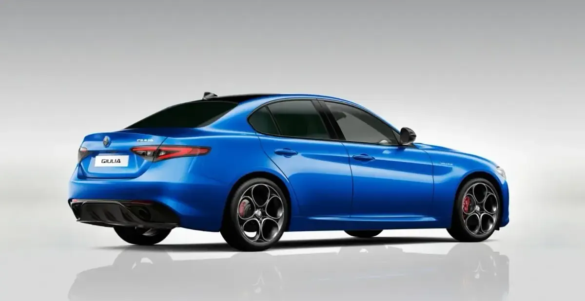 Nuevo Alfa Romeo Giulia Veloce 210 CV (154 kW) 2026 Azul Berlina