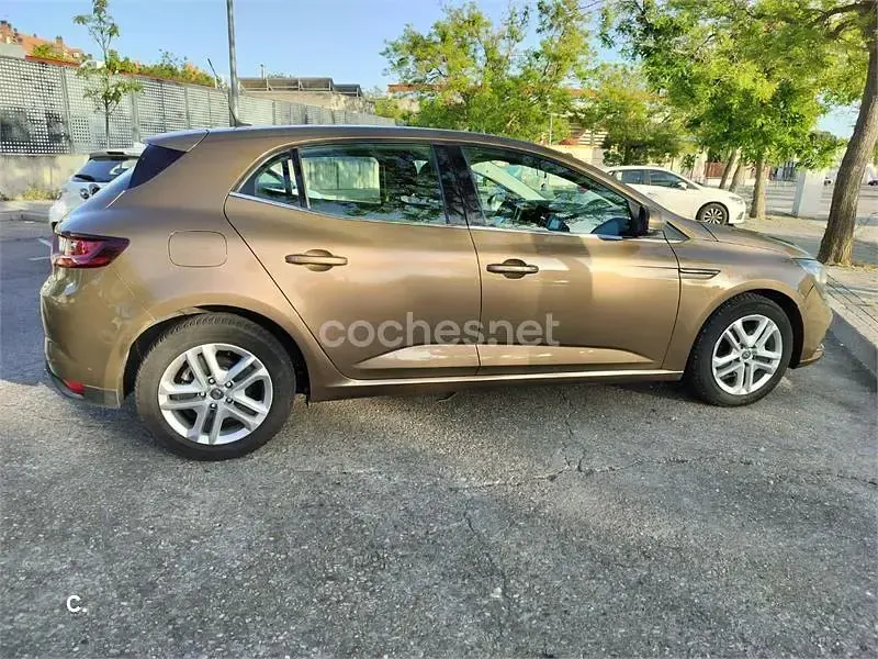 Begagnad Renault Mégane GT Line GT-Line 130 HK (95 kW) 2016 Brun Sedan