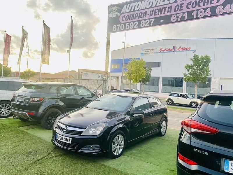 Usado Opel Astra Cosmo 110 CV (80 kW) 2009 Negro Utilitario
