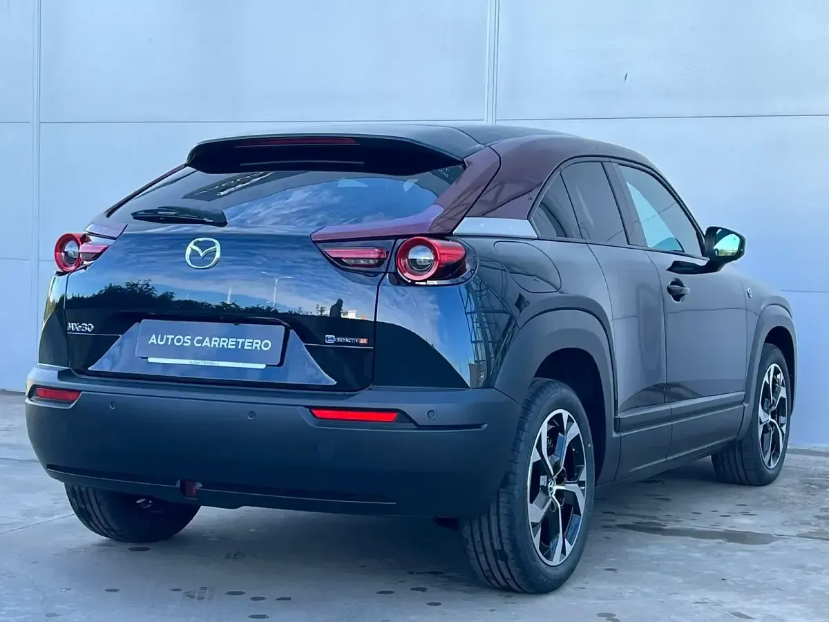 Usado Mazda MX30 Edition 170 CV (125 kW) 2023 Negro SUV