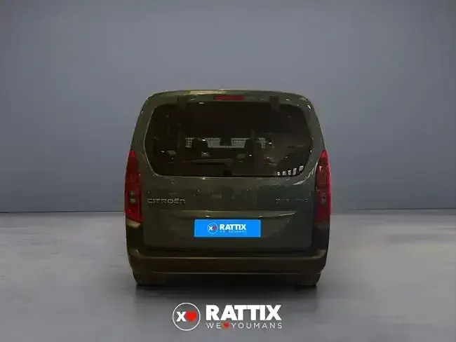 Usado Citroën Berlingo Feel 102 CV (75 kW) 2024 Negro Monovolumen