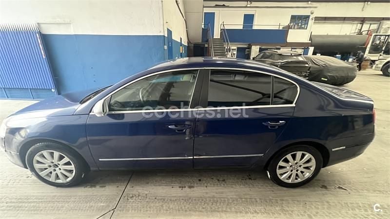 Usado VW Passat Individual 140 CV (102 kW) 2007 Azul Berlina