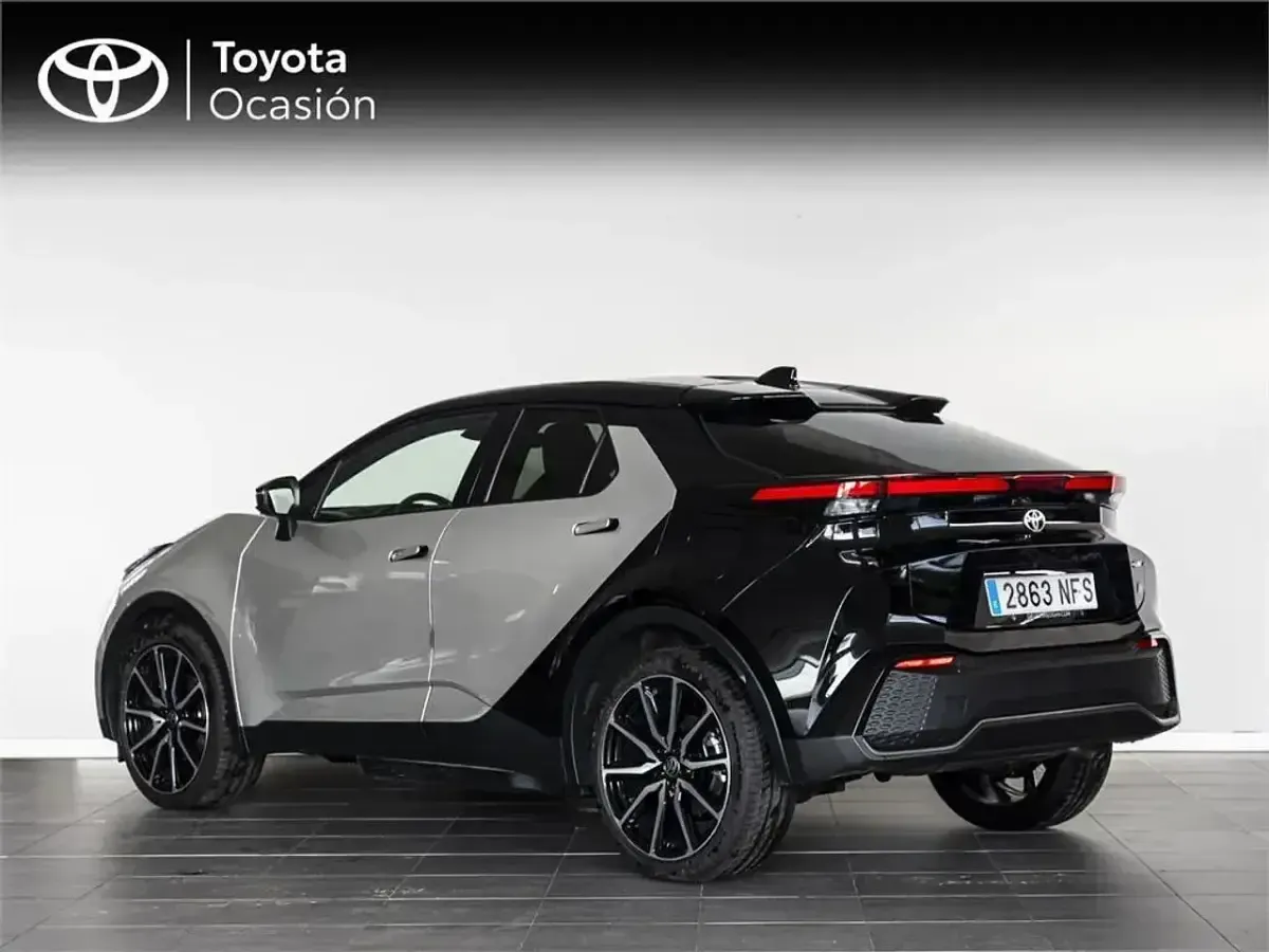 Usado Toyota C-HR Edition 223 CV (164 kW) 2025 Plata SUV