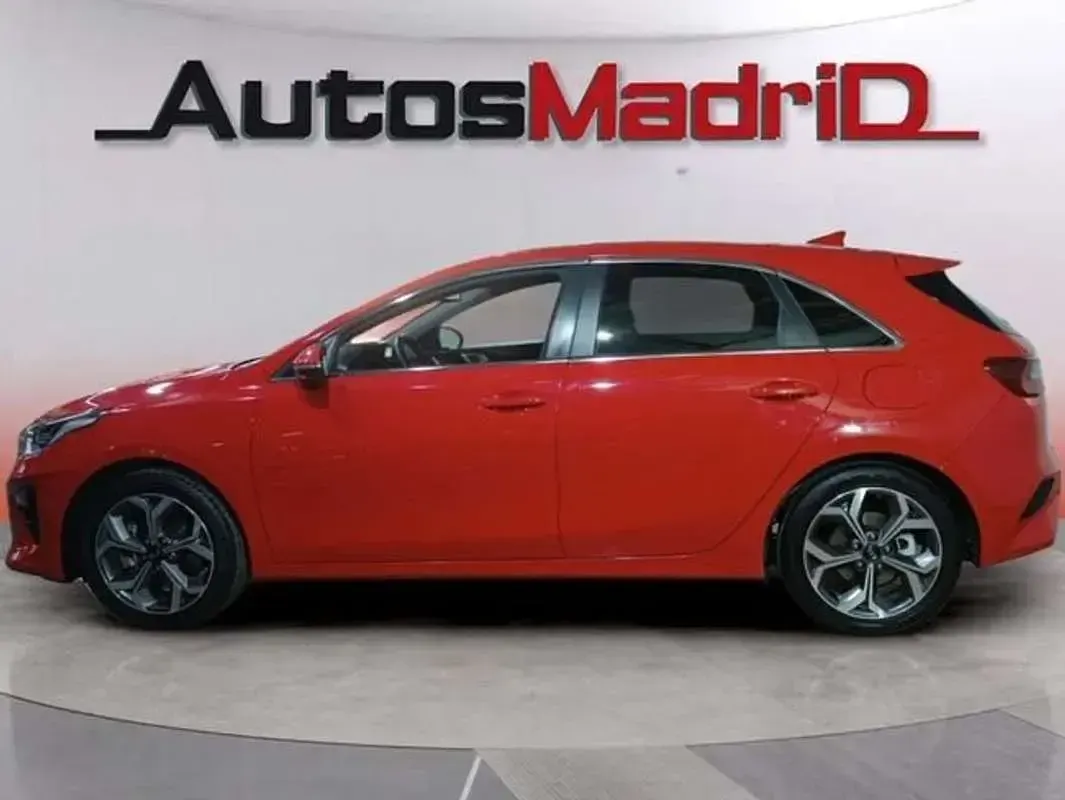 Usado Kia Ceed 101 HP (74 kW) 2019 Vermelho Citadino