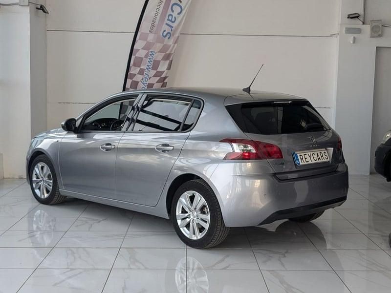 Usado Peugeot 308 Style 100 CV (73 kW) 2016 Gris / plata Berlina