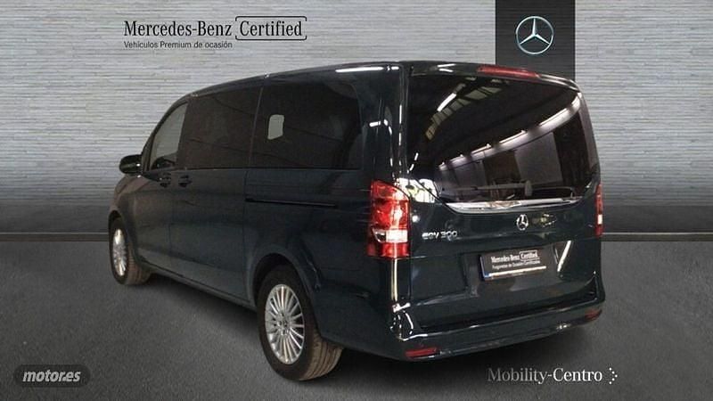 Usado Mercedes EQV300 150 kW (204 CV) 2021 Gris Monovolumen