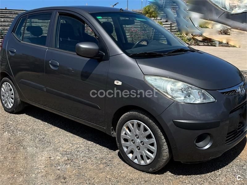 Gris / plata Usado 2011 Hyundai i10 Classic Utilitario | 5500 € (Precio justo) - Imagen 1/4