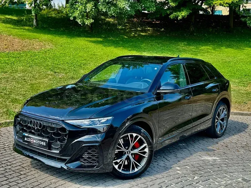 Usado Audi Q8 Comfort 490 CV (360 kW) 2024 Negro SUV