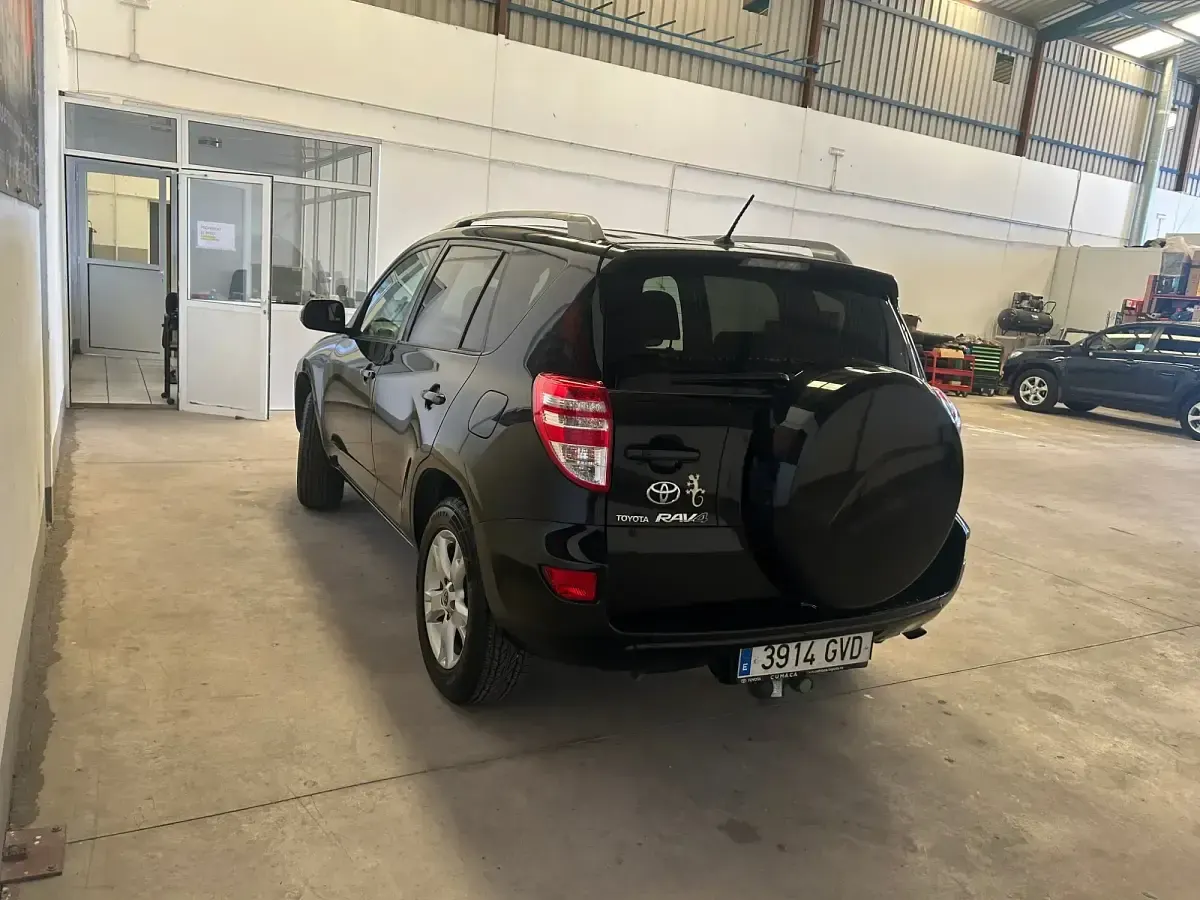 Begagnad Toyota RAV4 Advance 150 HK (110 kW) 2010 Svart SUV