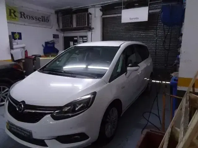 Usado Opel Zafira Family 140 HP (102 kW) 2018 Branco Monovolume