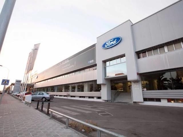 Usado Ford Tourneo Titanium 150 CV (110 kW) 2025 Monovolumen Monovolumen