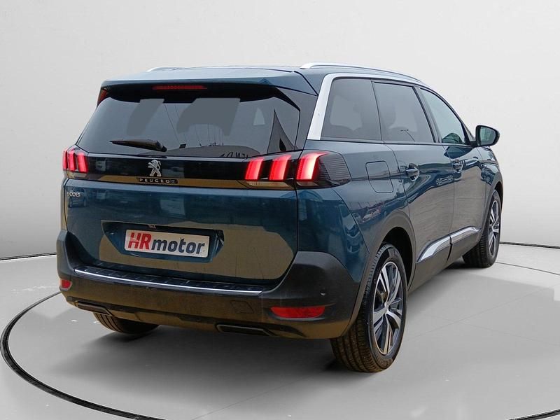 Usado Peugeot 5008 Allure 132 CV (97 kW) 2023 Gris SUV