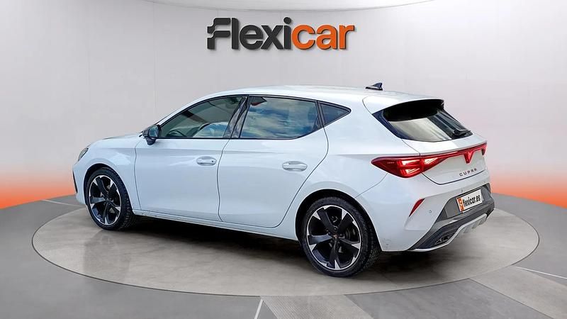 Usado Cupra Leon 150 HP (110 kW) 2024 Branco Sedan
