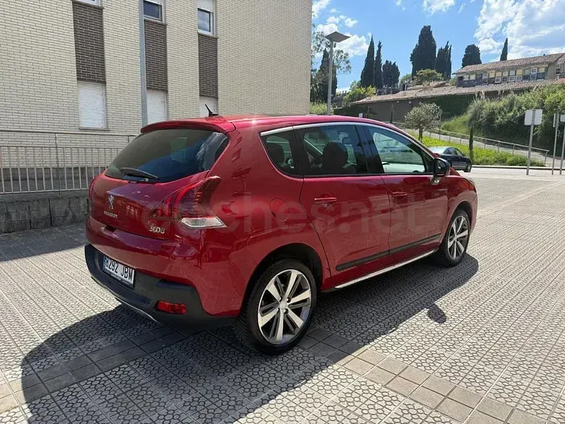 Usado Peugeot 3008 Allure 120 CV (88 kW) 2014 Granate Familiar