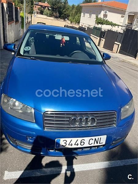 Usado Audi A3 Ambition 102 CV (75 kW) 2003 Azul Utilitario