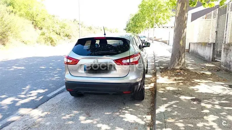 Usado Nissan Qashqai N-Connecta 130 CV (95 kW) 2015 Gris / plata SUV