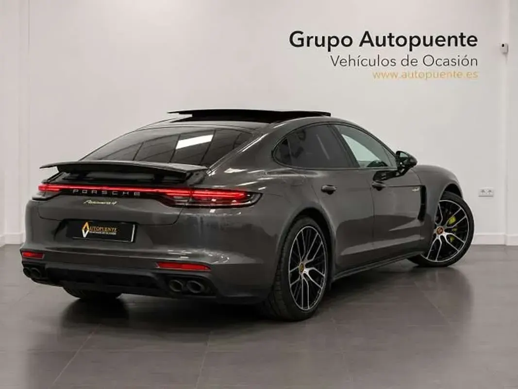 Usado Porsche Panamera 4 E-Hybrid 462 CV (339 kW) 2021 Gris Utilitario