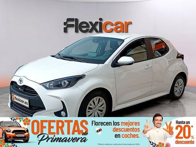 Usado Toyota Yaris Edition 72 CV (52 kW) 2022 Blanco Utilitario