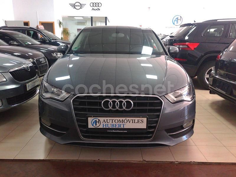 Usado Audi A3 Attraction 122 CV (89 kW) 2013 Gris / plata Berlina
