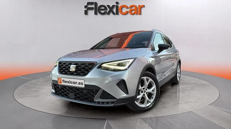Usado Seat Arona FR 150 HP (110 kW) 2023 Cinzento SUV