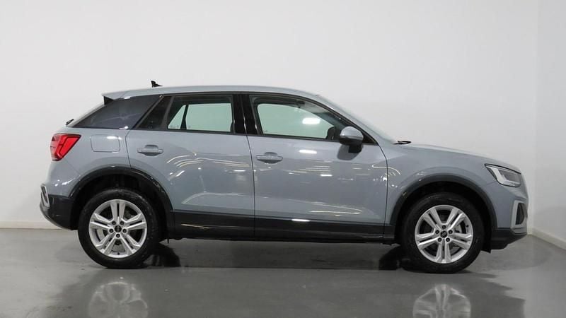 Usado Audi Q2 Advanced Plus 150 CV (110 kW) 2023 Gris flecha efecto perla SUV