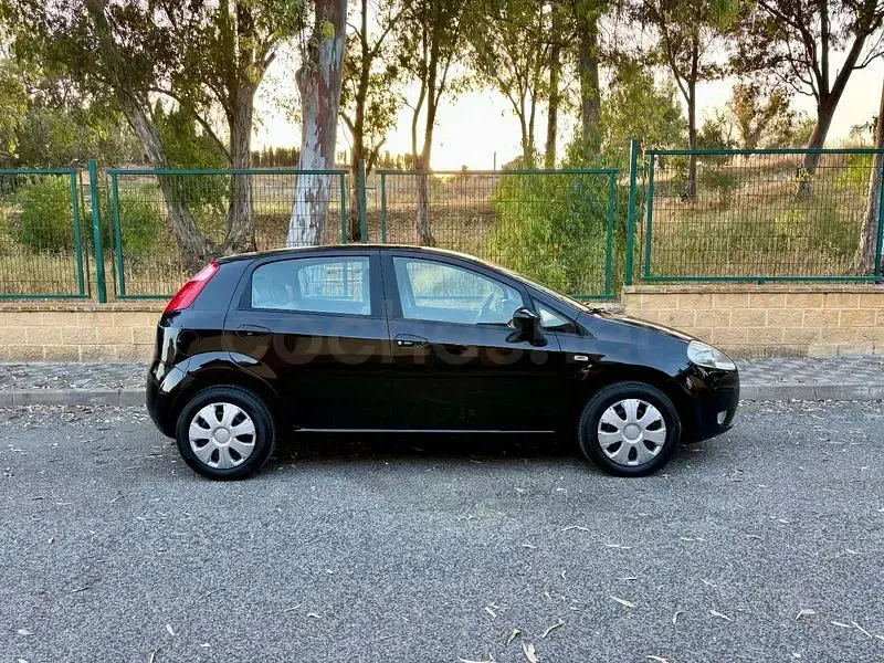 Usado Fiat Grande Punto Active 95 CV (69 kW) 2007 Negro Utilitario