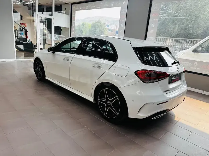 Usado Mercedes A180 116 CV (85 kW) 2018 Blanco Berlina