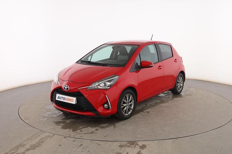 Usado Toyota Yaris Business Edition 69 CV (50 kW) 2018 Rojo Berlina
