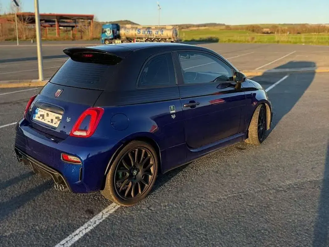 Usado Abarth 500 165 CV (121 kW) 2020 Azul Berlina
