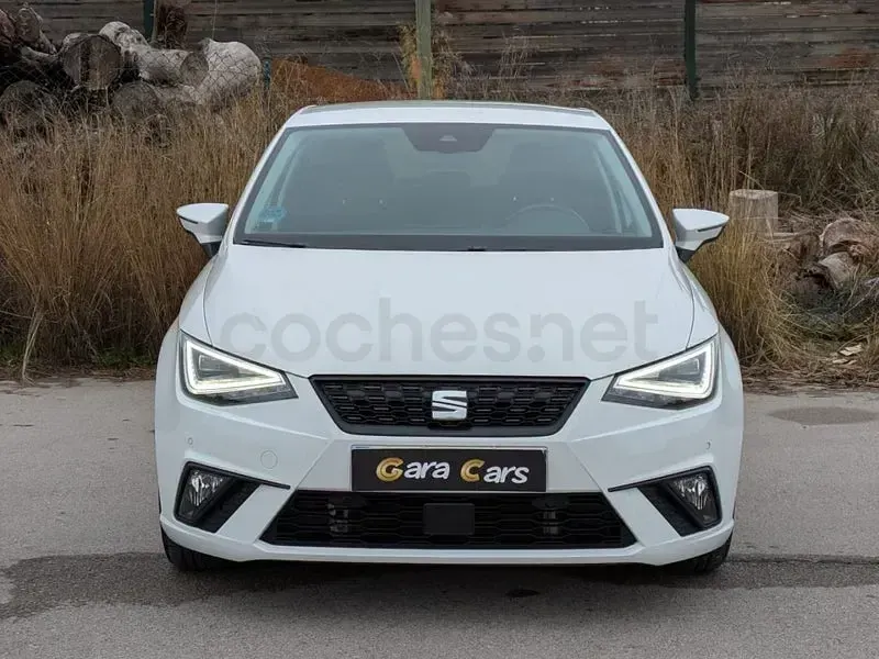 Usado Seat Ibiza Style Plus 110 CV (80 kW) 2022 Blanco Utilitario