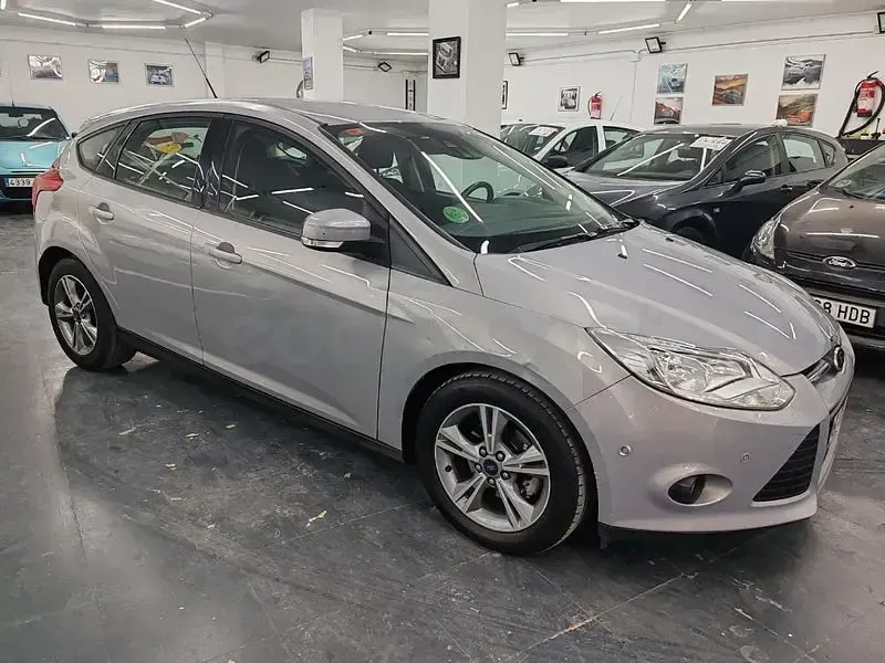 Używany Ford Focus 125 KM (91 kW) 2013 Szary Sedan/Limuzyna