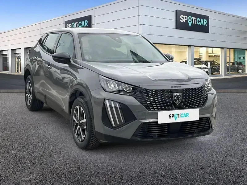 Usado Peugeot 2008 Active 100 CV (73 kW) 2023 Gris / plata SUV