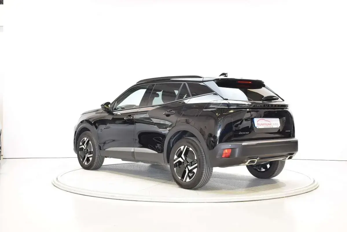 Usado Peugeot 2008 Allure 145 CV (106 kW) 2025 Negro SUV