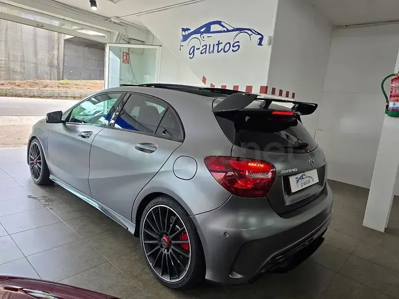 Usado Mercedes A45 AMG 381 CV (280 kW) 2017 Gris / plata Utilitario